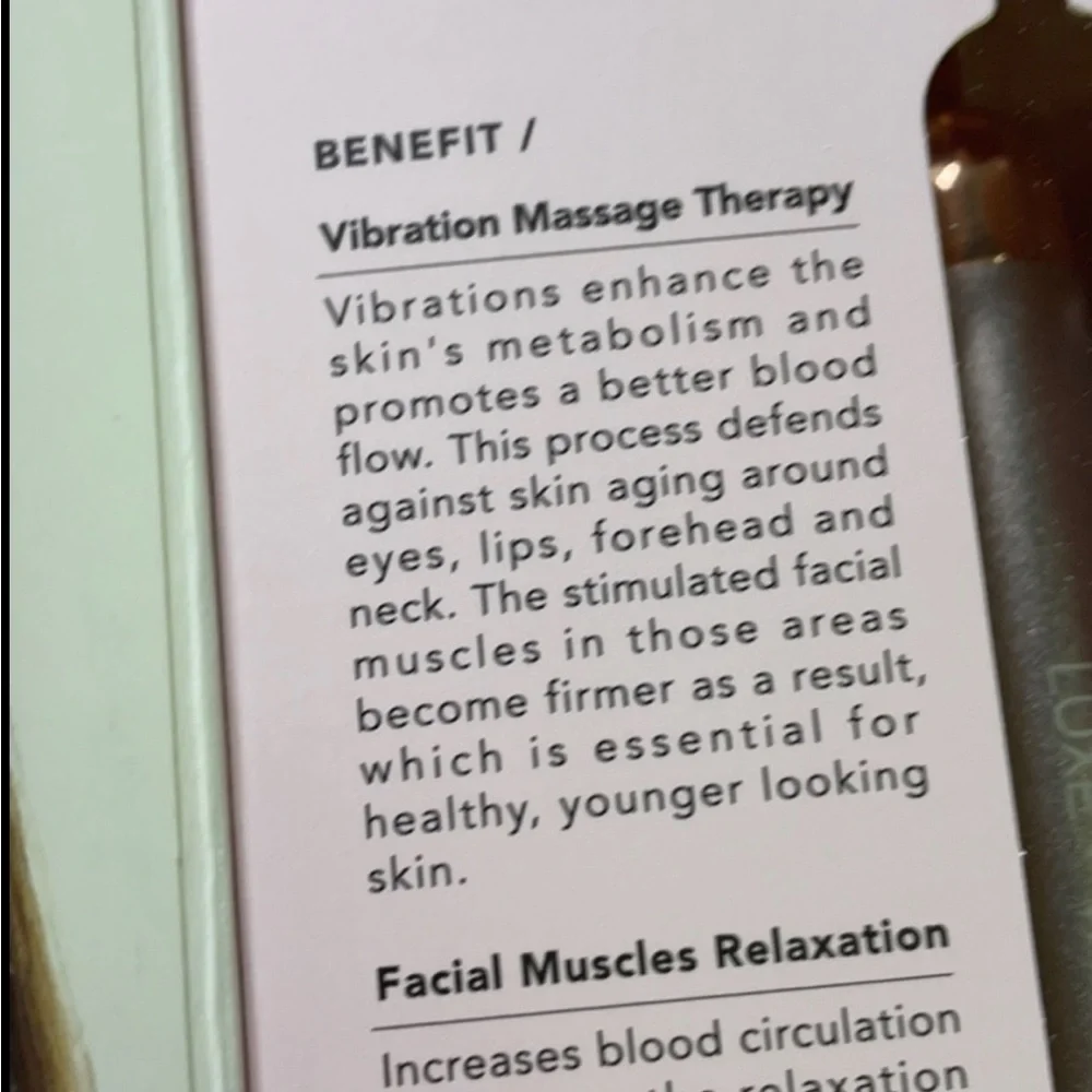 New Luxe and Willow L+W Bio‎ Rose Quartz Vibrating Facial Massager